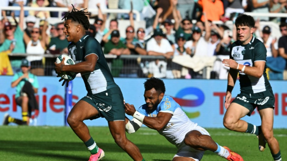Top 14: Pau et Lyon en t&ecirc;te, victoire de La Rochelle &agrave; Toulon