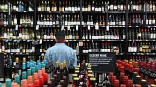 El alcohol debe advertir contra c&aacute;ncer en etiqueta, dice cirujano general de EEUU