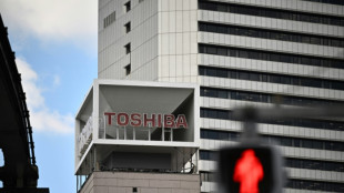 Toshiba concluye una operaci&oacute;n por 13.500 millones de d&oacute;lares para salir de bolsa