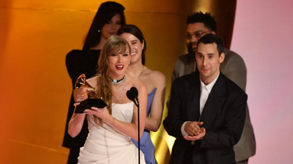Taylor Swift faz hist&oacute;ria em um Grammy dominado pelas mulheres