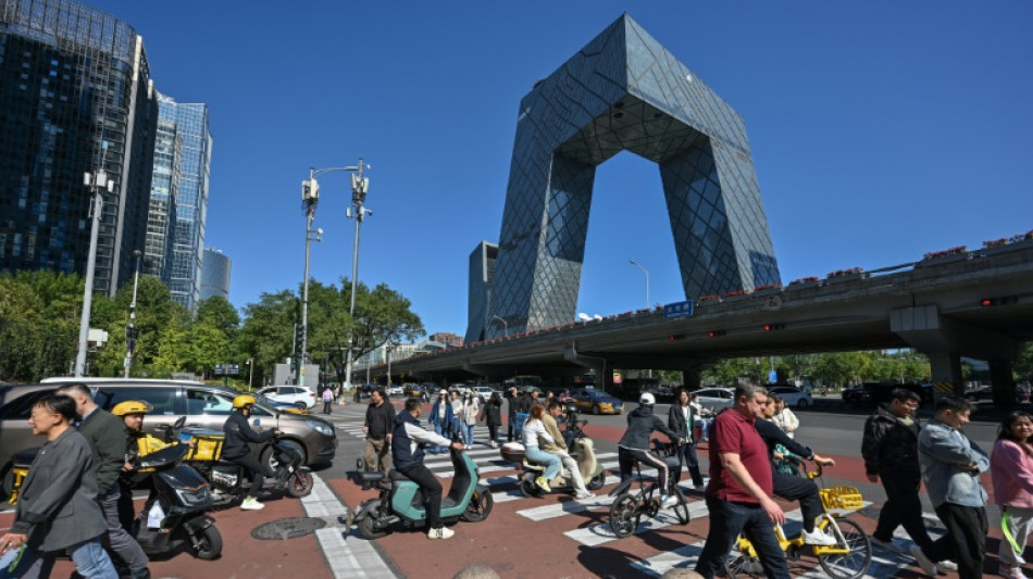 China conf&iacute;a en alcanzar su meta de crecimiento, pero no revela nuevas medidas de est&iacute;mulo