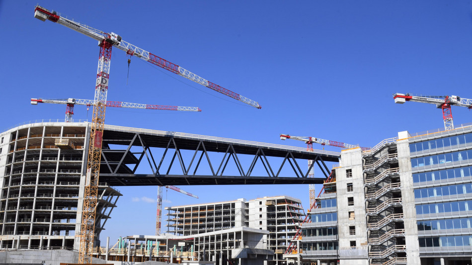 Frena la produzione dell'Eurozona, l'indice Pmi composito a 50,7 punti