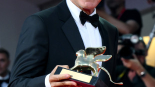 George Clooney, 'nessuno ride o piange in lingue diverse'