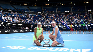 Australian Open: a Mertens-Zhang il titolo del doppio femminile