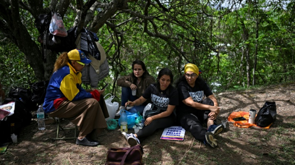 Venezuela: des proches de prisonniers politiques s'installent devant l'ambassade am&eacute;ricaine