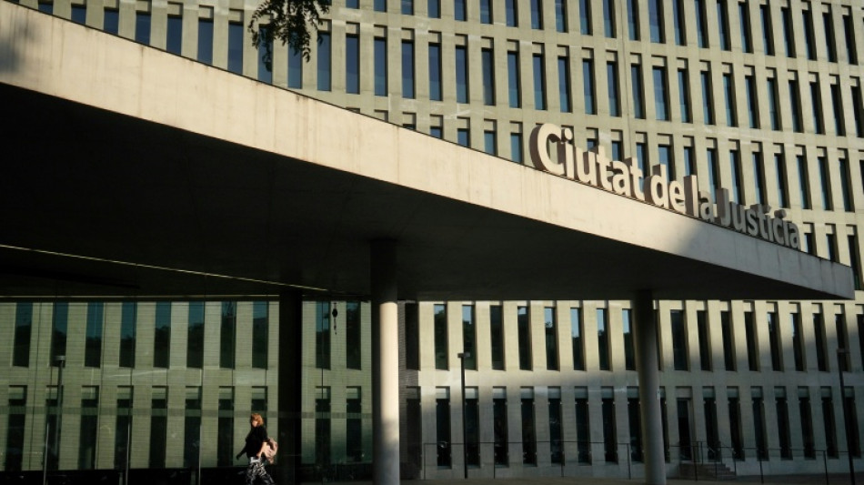 Sigue la pugna judicial en España de la joven que pide la eutanasia ante la oposición de su padre