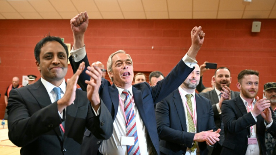 Extrema direita britânica consolida ascensão e tira cadeira de trabalhistas