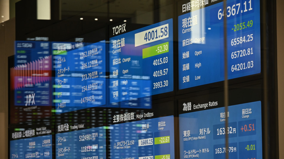 Borsa: l'Asia debole su incertezza petrolio e Ai, Singapore -1,2%