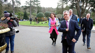 Primer ministro brit&aacute;nico busca en Irlanda del Norte la aceptaci&oacute;n de un posible acuerdo