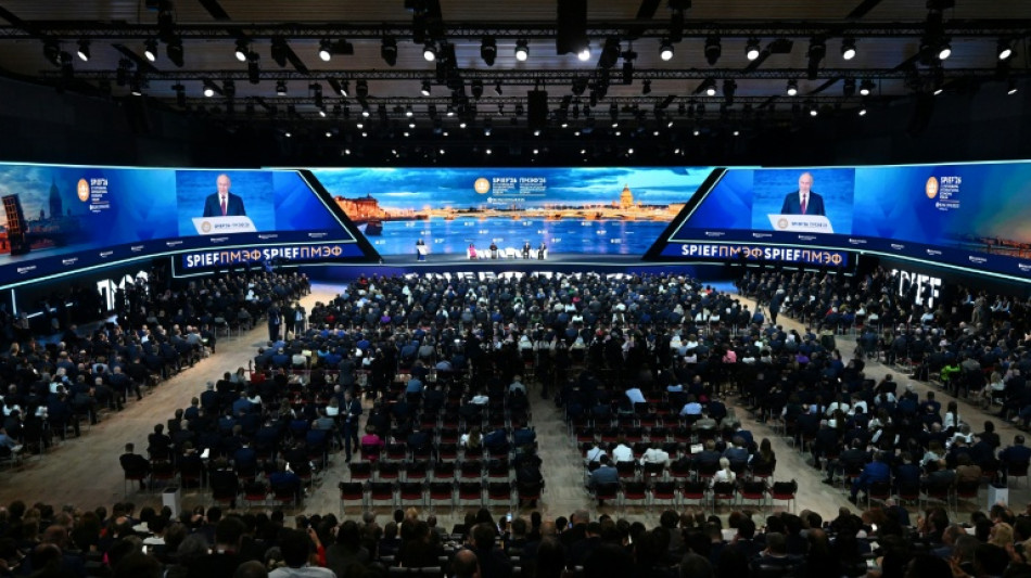 Russie: fin du Forum &eacute;conomique et vague de drones ukrainiens