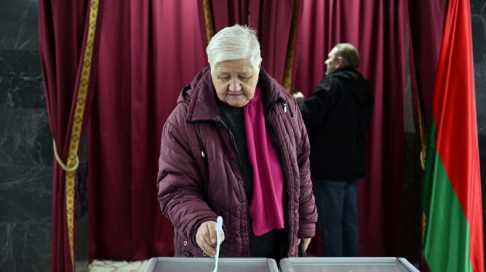 Bielorrusia vota en unas presidenciales con Lukashenko a las puertas de un s&eacute;ptimo mandato