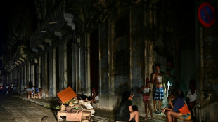 El apag&oacute;n total pone al l&iacute;mite a los cubanos