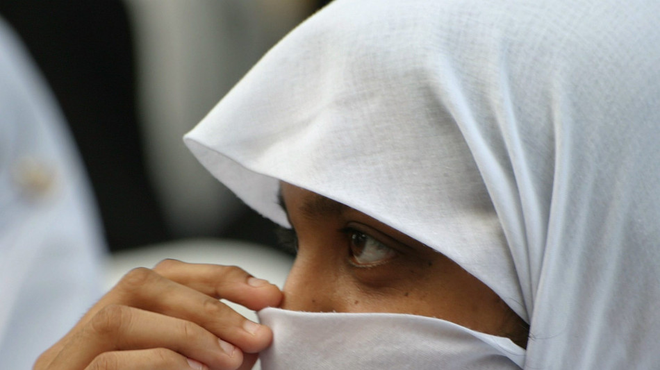 Hts, non imponiamo il velo alle donne n&eacute; limitiamo libert&agrave;