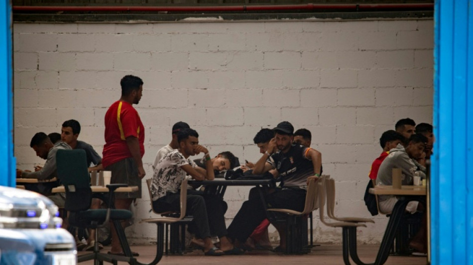 Detienen a dos personas por "explotar" a migrantes en el enclave espa&ntilde;ol de Ceuta