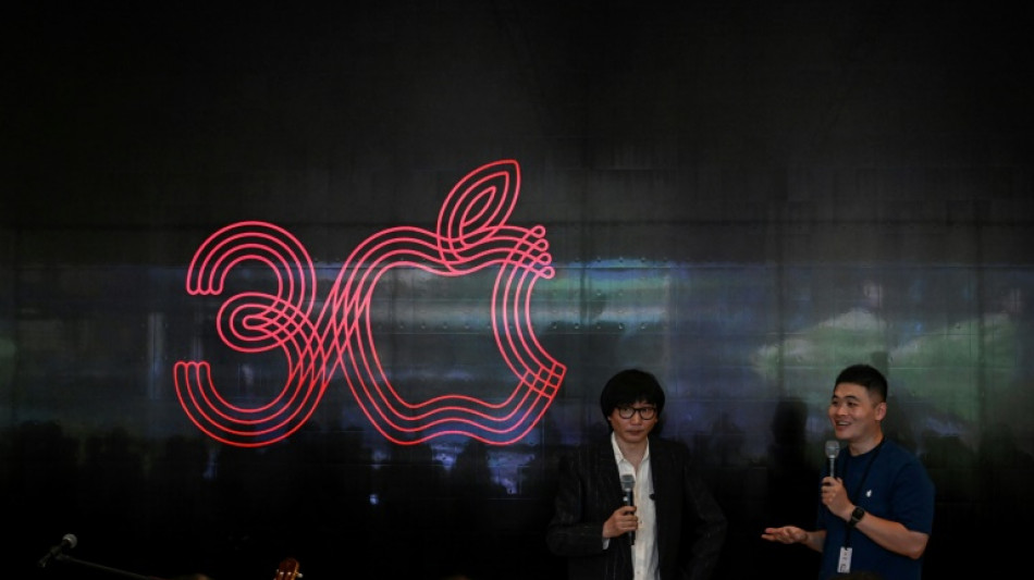 Los aficionados de Apple celebran los 30 a&ntilde;os de su llegada a China