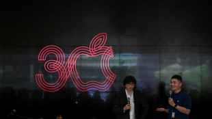 Los aficionados de Apple celebran los 30 a&ntilde;os de su llegada a China