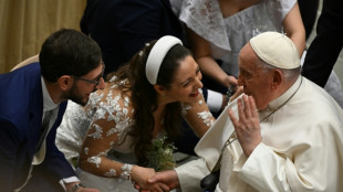 El papa arremete contra la "ideolog&iacute;a" de g&eacute;nero, "el peligro m&aacute;s feo"