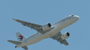 Primer avi&oacute;n de pasajeros producido por China realiz&oacute; su vuelo inaugural