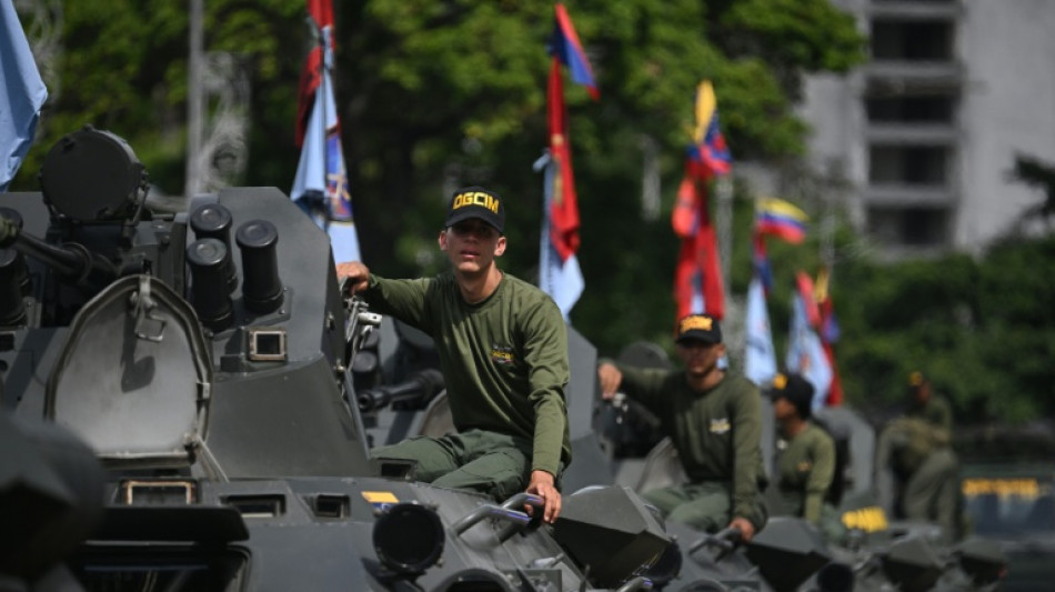Venezuela, entre barcos de guerra, decreto de conmoción y Navidad anticipada