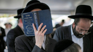 Tausende orthodoxe Juden pilgern ein Jahr nach Massenpanik wieder zu Pilgerst&auml;tte auf Meron-Berg